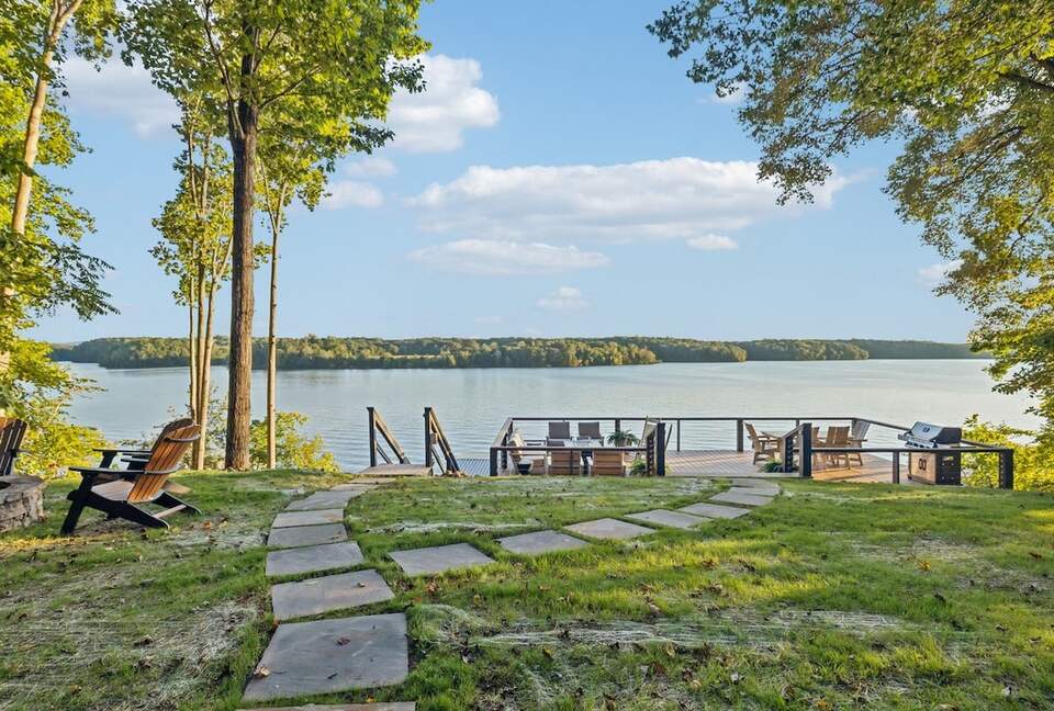 A Luxe Lakefront Escape Above Tim’s Ford - Winchester, Tennessee