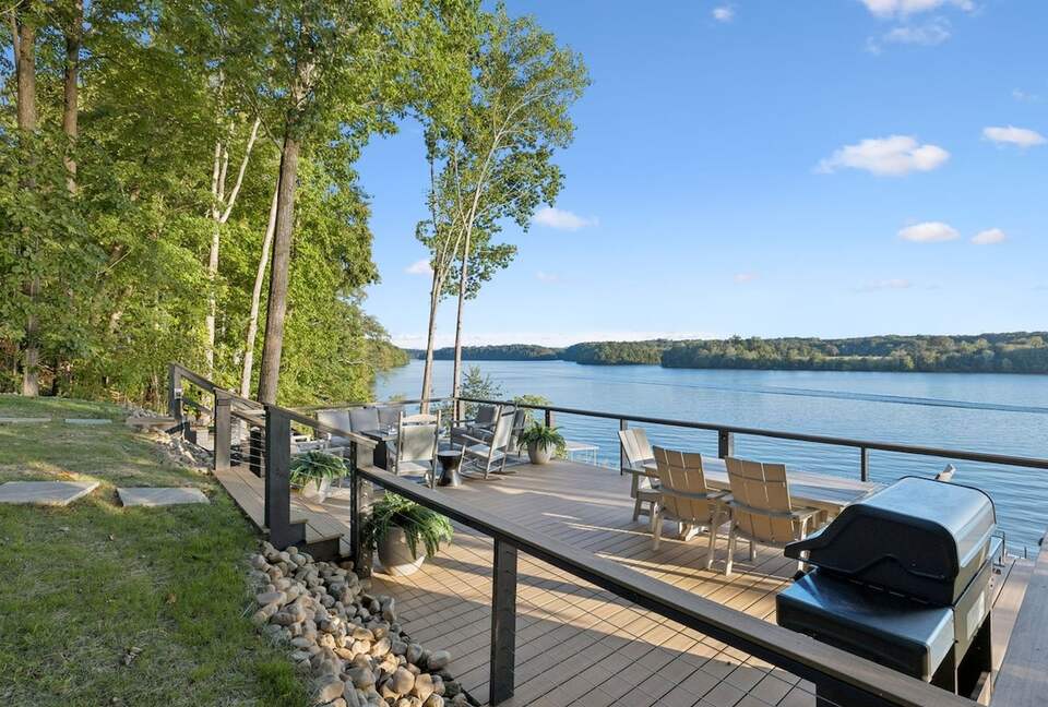 A Luxe Lakefront Escape Above Tim’s Ford - Winchester, Tennessee