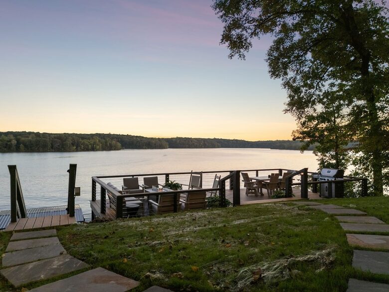A Luxe Lakefront Escape Above Tim’s Ford - Winchester, Tennessee
