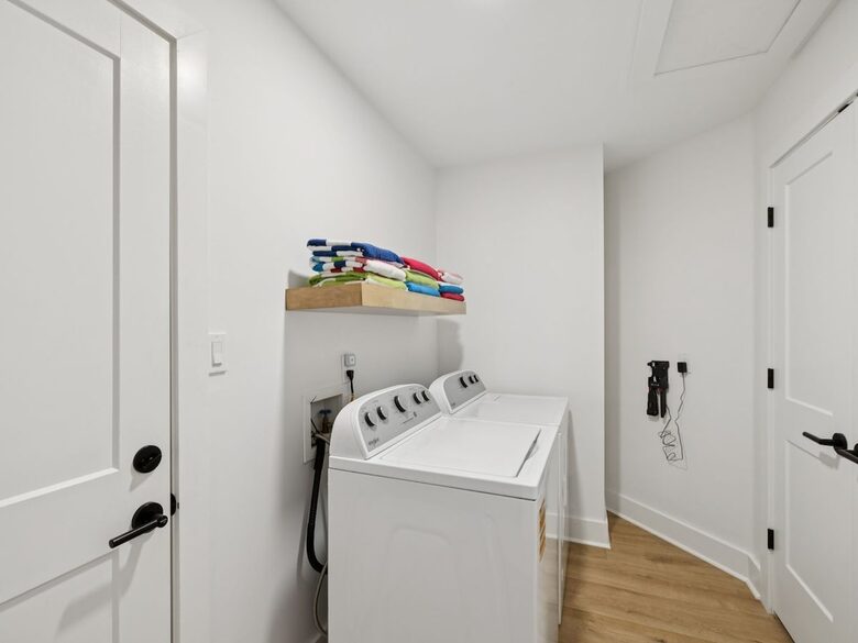 A Luxe Lakefront Escape Above Tim’s Ford - Winchester, Tennessee