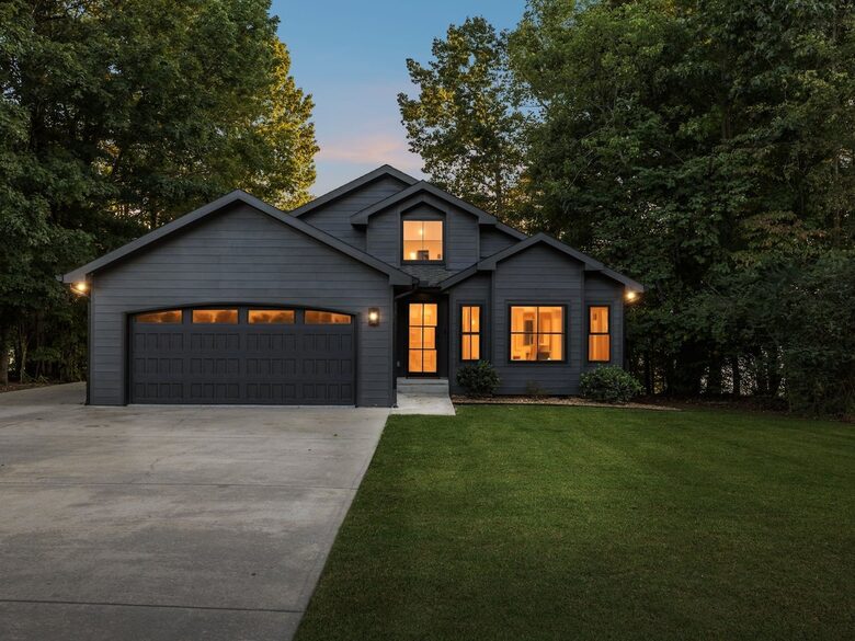 A Luxe Lakefront Escape Above Tim’s Ford - Winchester, Tennessee