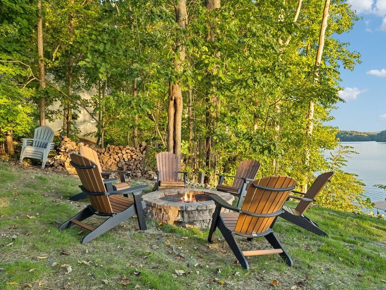 A Luxe Lakefront Escape Above Tim’s Ford - Winchester, Tennessee