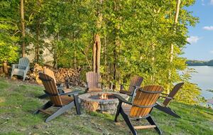 A Luxe Lakefront Escape Above Tim’s Ford - Winchester, Tennessee