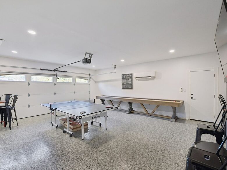 A Luxe Lakefront Escape Above Tim’s Ford - Winchester, Tennessee