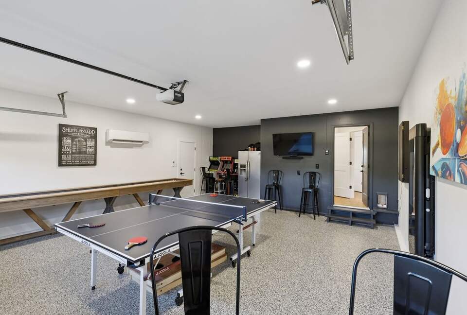 A Luxe Lakefront Escape Above Tim’s Ford - Winchester, Tennessee