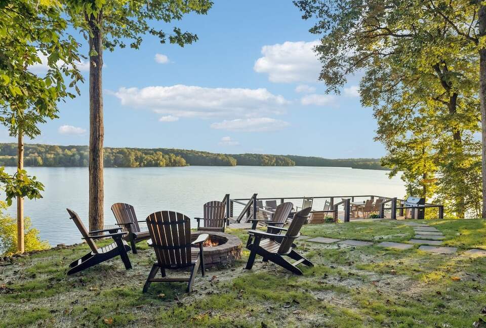A Luxe Lakefront Escape Above Tim’s Ford - Winchester, Tennessee