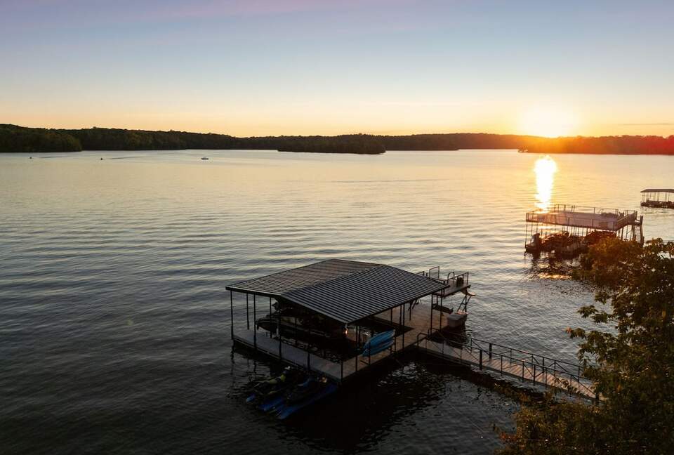 A Luxe Lakefront Escape Above Tim’s Ford - Winchester, Tennessee