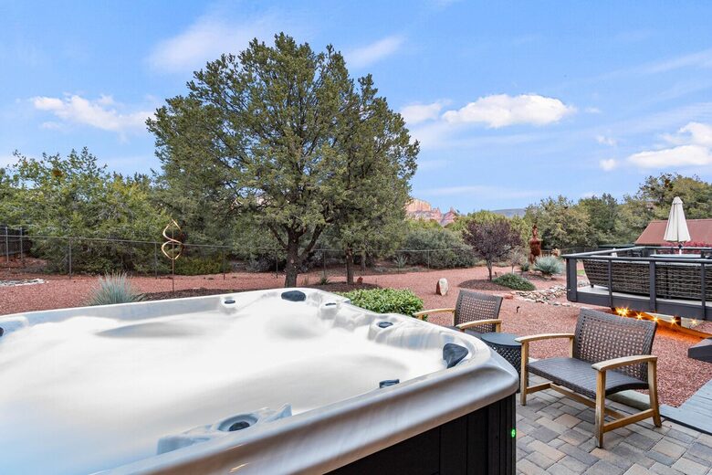 Red Rock Wellness Retreat with Private Guest House - Sedona, Arizona