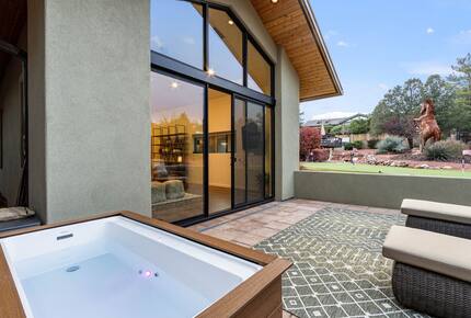 Red Rock Wellness Retreat with Private Guest House - Sedona, Arizona