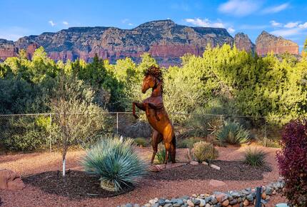 Red Rock Wellness Retreat with Private Guest House - Sedona, Arizona