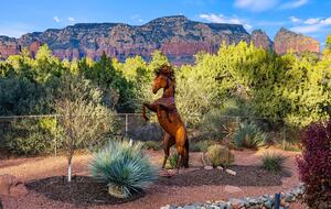 Red Rock Wellness Retreat with Private Guest House - Sedona, Arizona