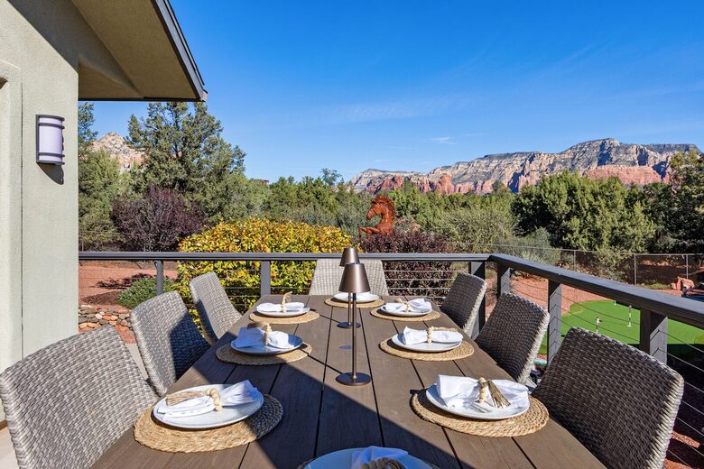 Red Rock Wellness Retreat with Private Guest House - Sedona, Arizona