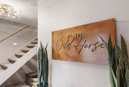 Red Rock Wellness Retreat with Private Guest House - Sedona, Arizona