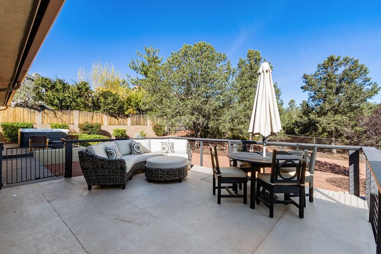 Red Rock Wellness Retreat with Private Guest House - Sedona, Arizona