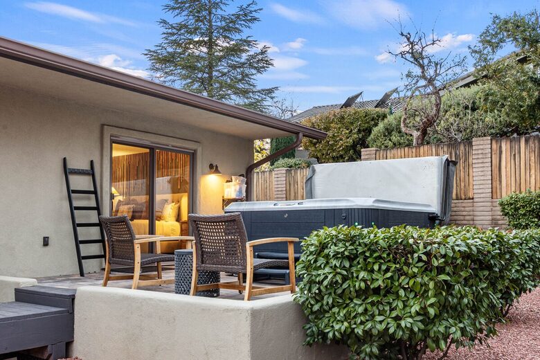 Red Rock Wellness Retreat with Private Guest House - Sedona, Arizona