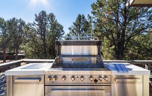 Red Rock Wellness Retreat with Private Guest House - Sedona, Arizona