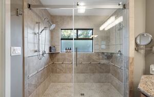 Red Rock Wellness Retreat with Private Guest House - Sedona, Arizona