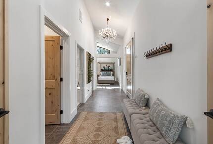 Red Rock Wellness Retreat with Private Guest House - Sedona, Arizona