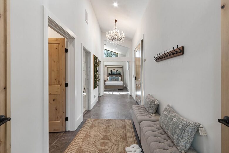 Red Rock Wellness Retreat with Private Guest House - Sedona, Arizona