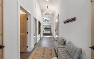 Red Rock Wellness Retreat with Private Guest House - Sedona, Arizona