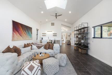 Red Rock Wellness Retreat with Private Guest House - Sedona, Arizona