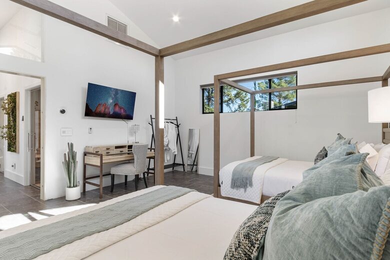 Red Rock Wellness Retreat with Private Guest House - Sedona, Arizona