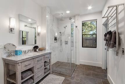 Red Rock Wellness Retreat with Private Guest House - Sedona, Arizona