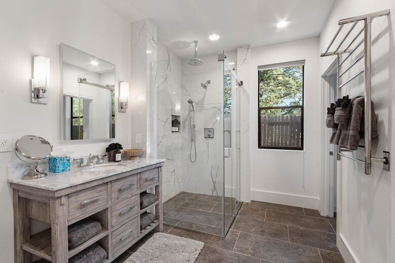 Red Rock Wellness Retreat with Private Guest House - Sedona, Arizona