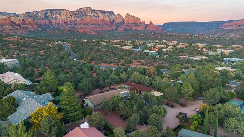 Red Rock Wellness Retreat with Private Guest House - Sedona, Arizona