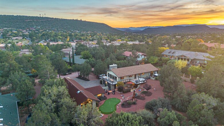 Red Rock Wellness Retreat with Private Guest House - Sedona, Arizona