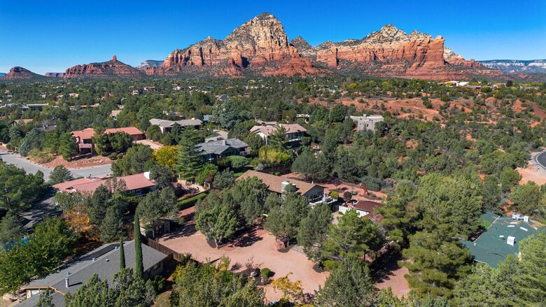 Red Rock Wellness Retreat with Private Guest House - Sedona, Arizona