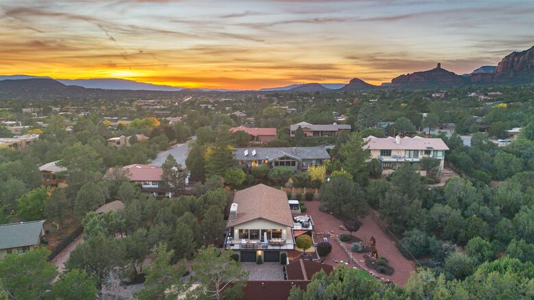 Red Rock Wellness Retreat with Private Guest House - Sedona, Arizona