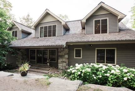 Lakehouse Retreat at Haliburton Highlands