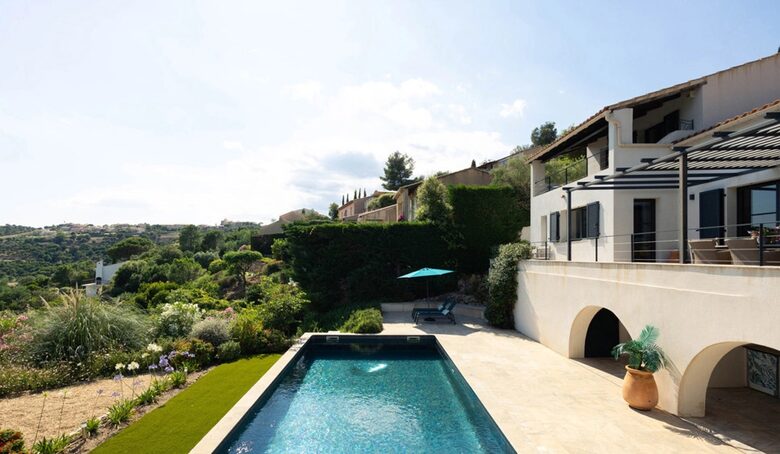 Sea-View Villa Above the Gulf of Saint-Tropez - Roquebrune Sur Argens, France