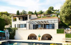 Sea-View Villa Above the Gulf of Saint-Tropez - Les Issambres, France