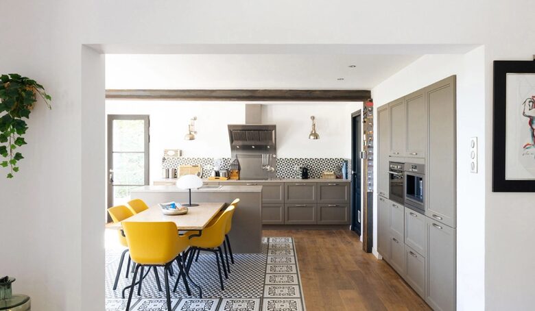 Sea-View Villa Above the Gulf of Saint-Tropez - Roquebrune Sur Argens, France