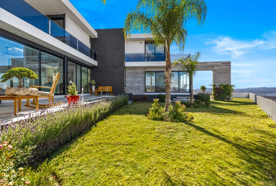 Front-Row Panorama over San Miguel - San Miguel de Allende, Mexico