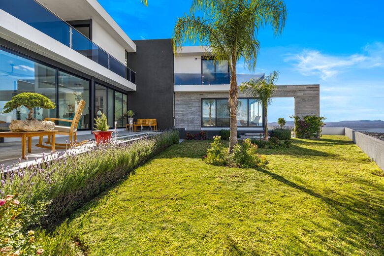 Front-Row Panorama over San Miguel - San Miguel de Allende, Mexico
