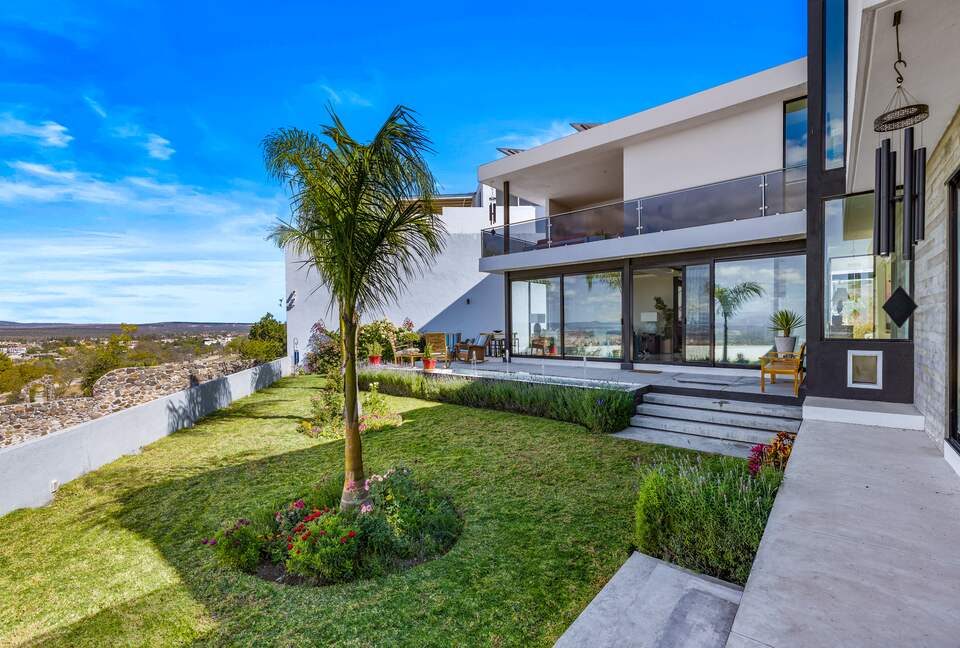 Front-Row Panorama over San Miguel - San Miguel de Allende, Mexico