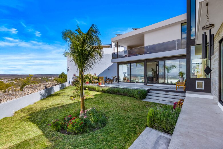 Front-Row Panorama over San Miguel - San Miguel de Allende, Mexico