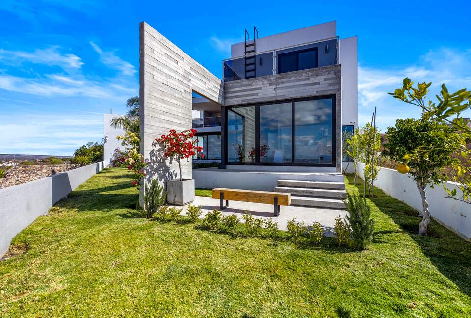 Front-Row Panorama over San Miguel - San Miguel de Allende, Mexico