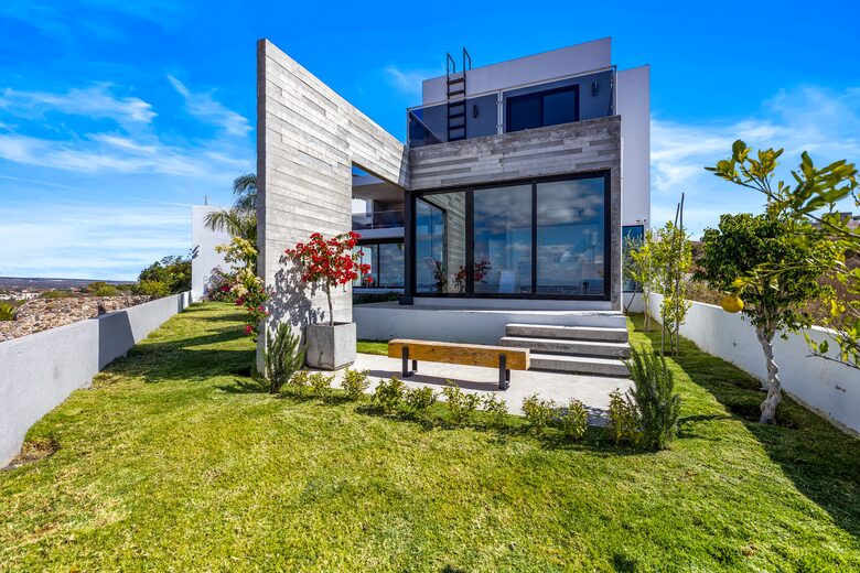 Front-Row Panorama over San Miguel - San Miguel de Allende, Mexico