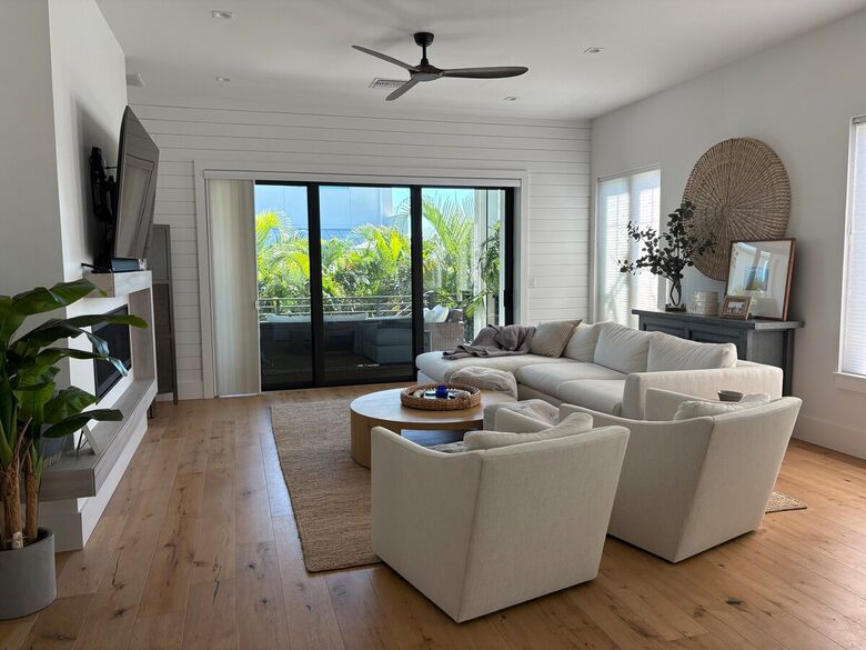 Island Living Near Whitney Beach - Longboat Key, Florida