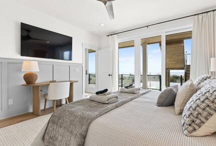 Luxury Ocean & Sound Escape Steps from The Point - Oak Island, North Carolina