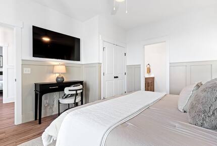 Luxury Ocean & Sound Escape Steps from The Point - Oak Island, North Carolina