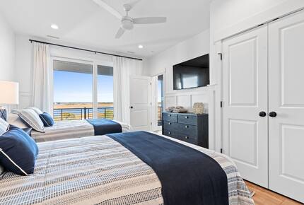 Luxury Ocean & Sound Escape Steps from The Point - Oak Island, North Carolina