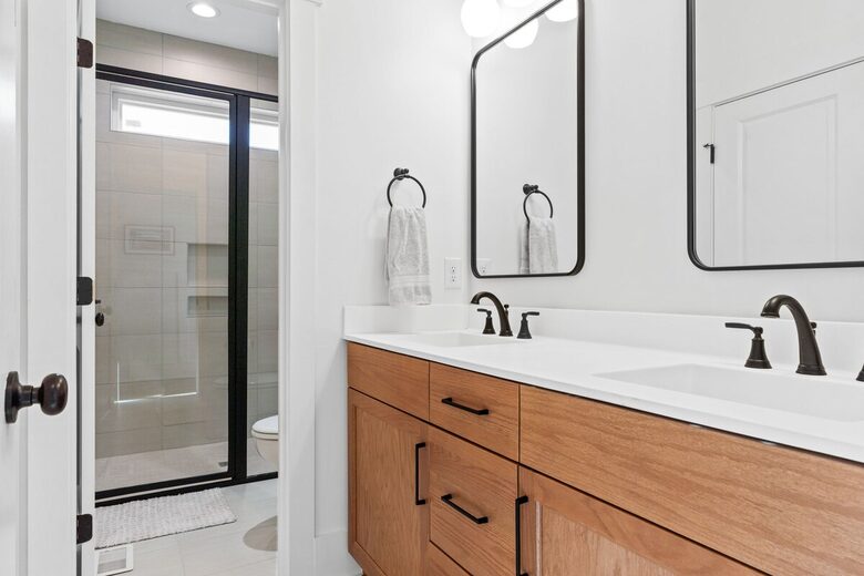 Luxury Ocean & Sound Escape Steps from The Point - Oak Island, North Carolina