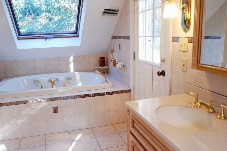 Une retraite classique à Falmouth, à deux pas de la plage - East Falmouth, Massachusetts