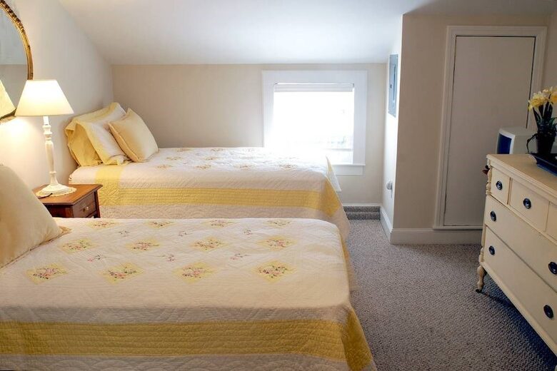 Une retraite classique à Falmouth, à deux pas de la plage - East Falmouth, Massachusetts