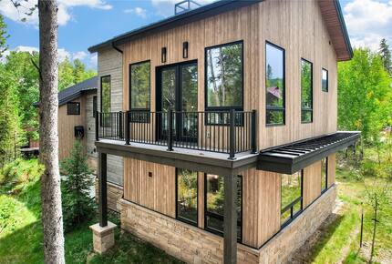 Slope-Side Breckenridge Designer Escape - Breckenridge, Colorado